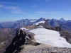 Weitsicht in die Berner Hochalpen und im Vordergrund ist das lang gestreckte Gipfelplateau (ca. 1.5Km) zum Grossstrubel