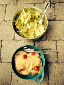 Chässchnitte & Salat - super fein!!
